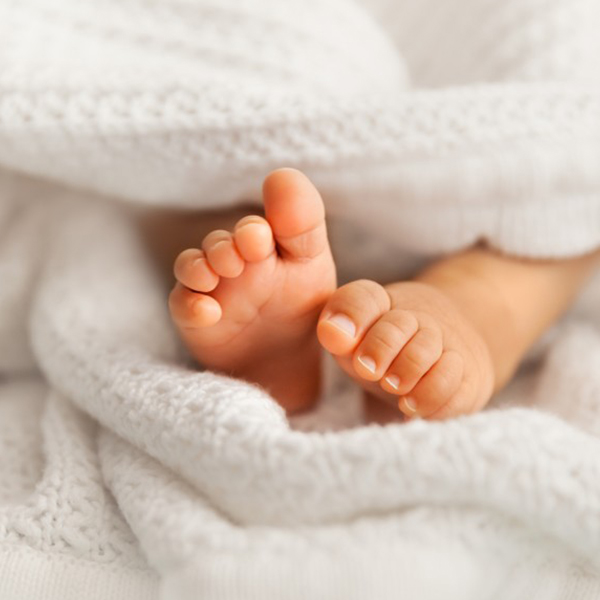 baby-foot-toes-newborn-feet-infant